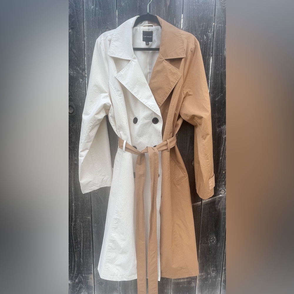 Lane Bryant Two Toned Lightweight Trench Coat
Size 20